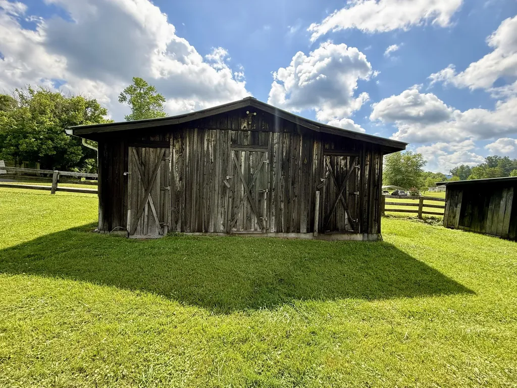 276 Evergreen Road Flat Lick KY 40935