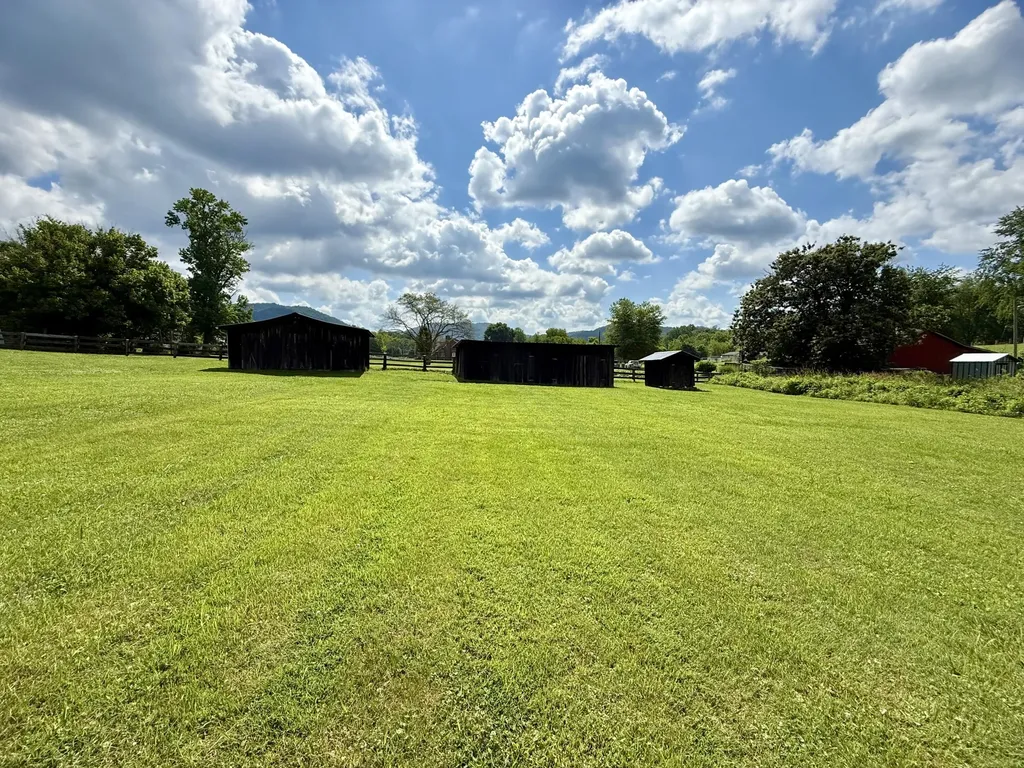 276 Evergreen Road Flat Lick KY 40935