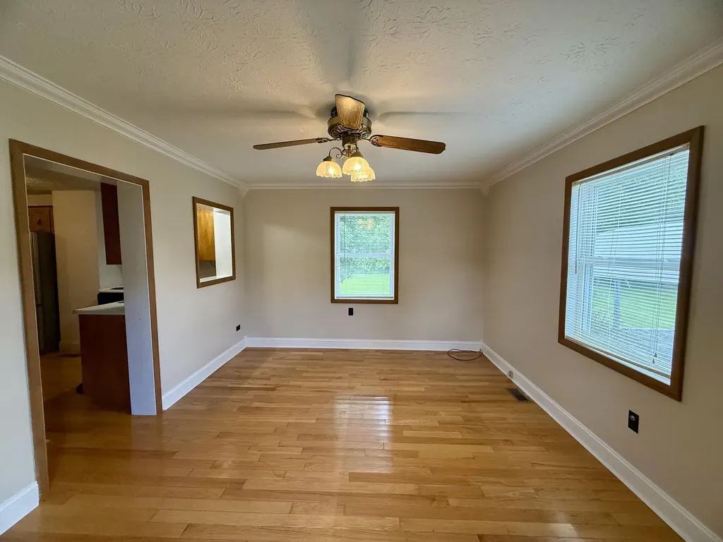 276 Evergreen Road Flat Lick KY 40935