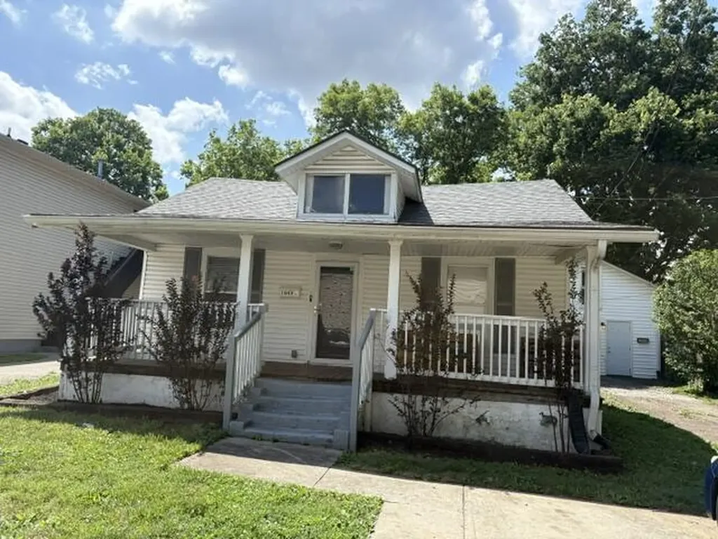 1043 A & B Crescent Avenue Lexington KY 40503