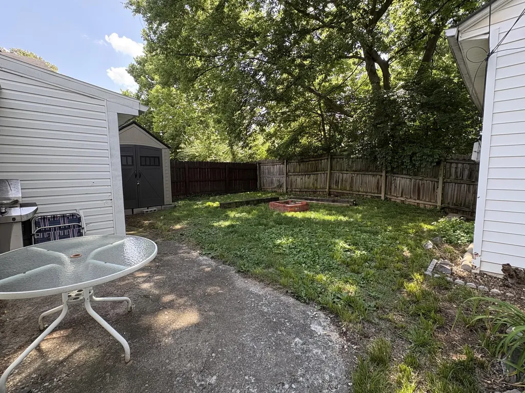 1043 A & B Crescent Avenue Lexington KY 40503