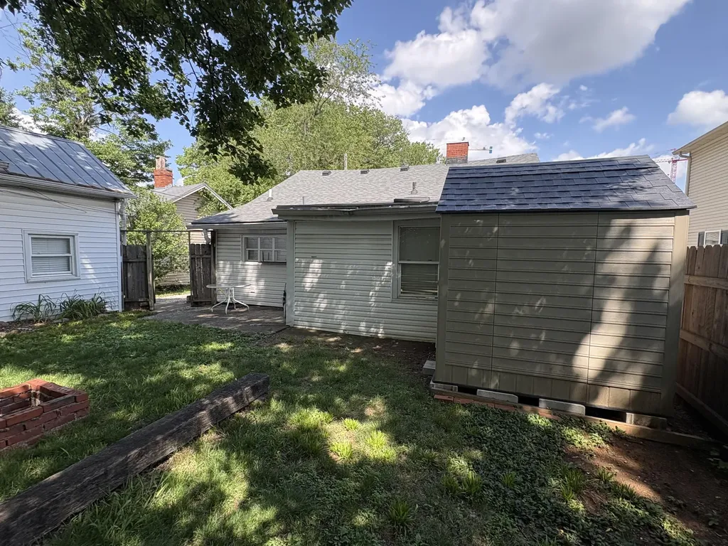 1043 A & B Crescent Avenue Lexington KY 40503