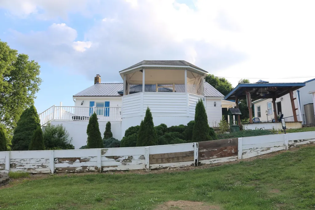 152 Watson Lane Ewing KY 41039