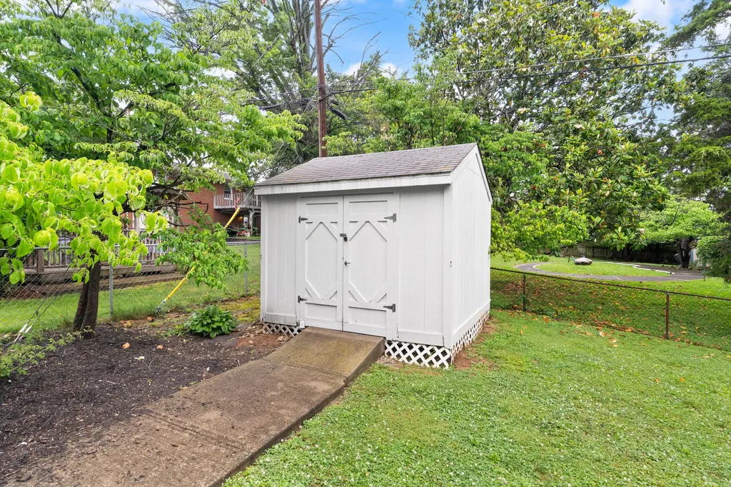 555 Tatato Trail Frankfort KY 40601