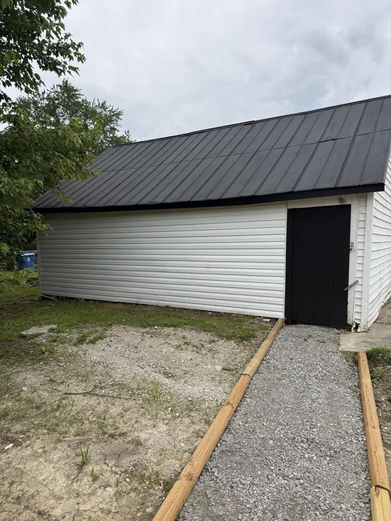 1777 Old Frankfort Road Lawrenceburg KY 40342