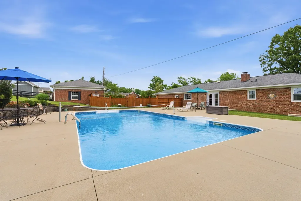 207 Augusta Drive Georgetown KY 40324
