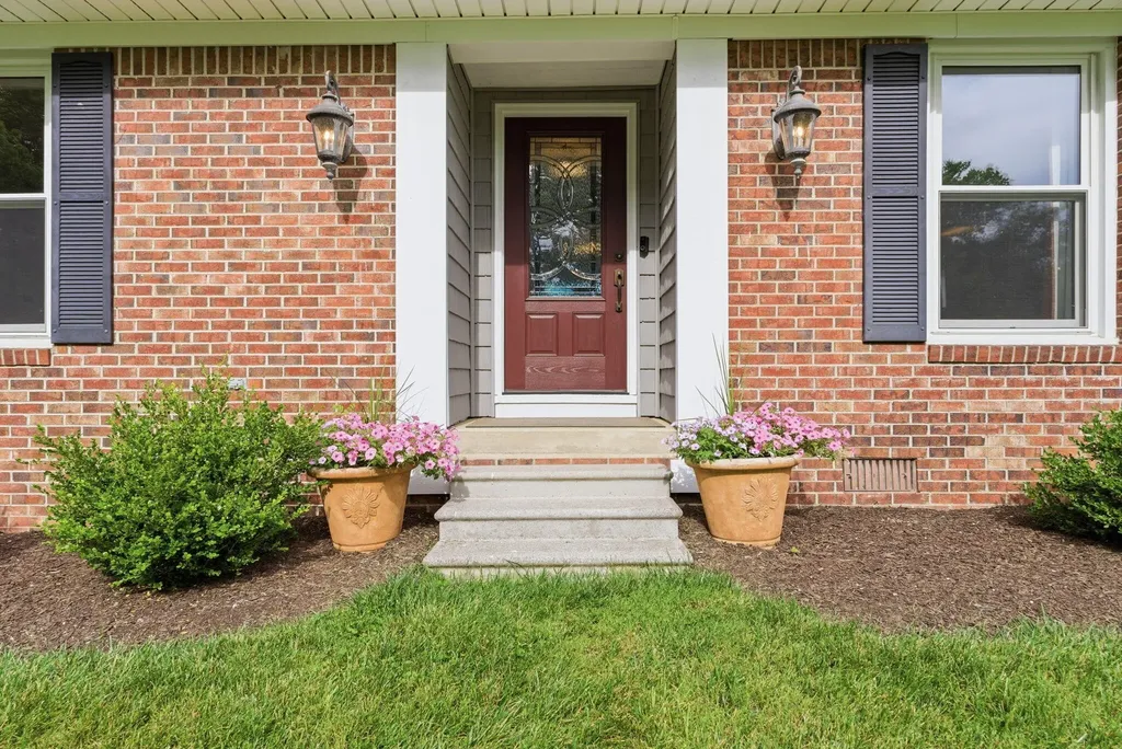 207 Augusta Drive Georgetown KY 40324