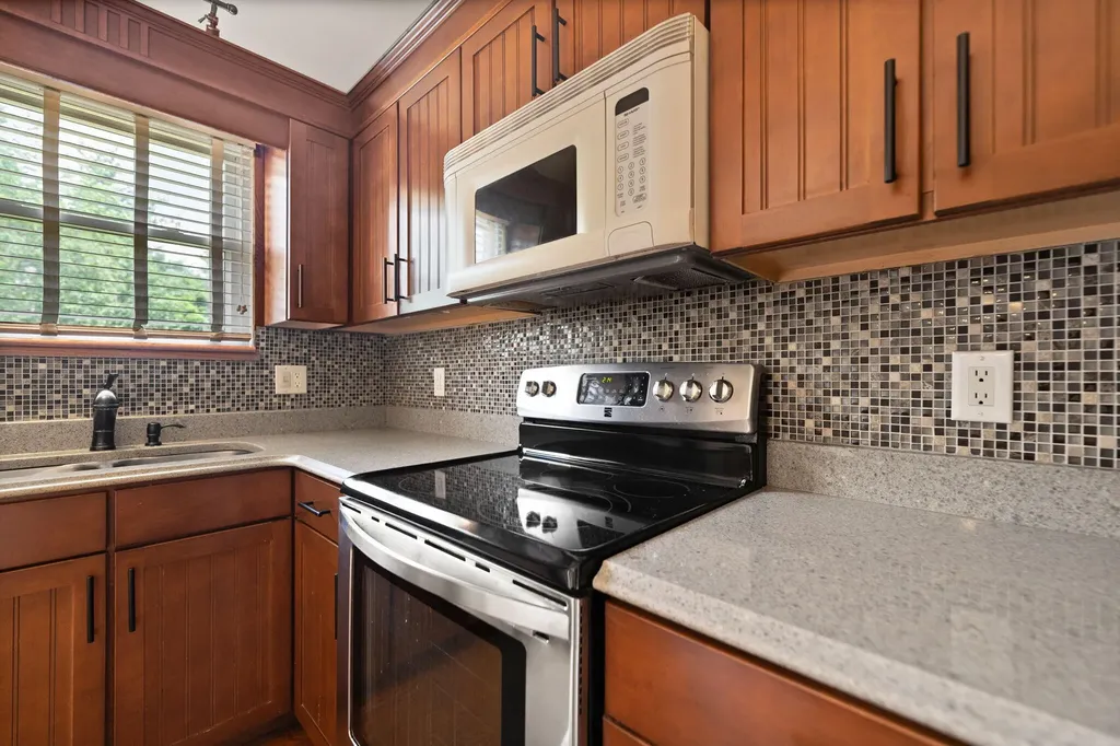 1824 Farmview Drive Lexington KY 40515