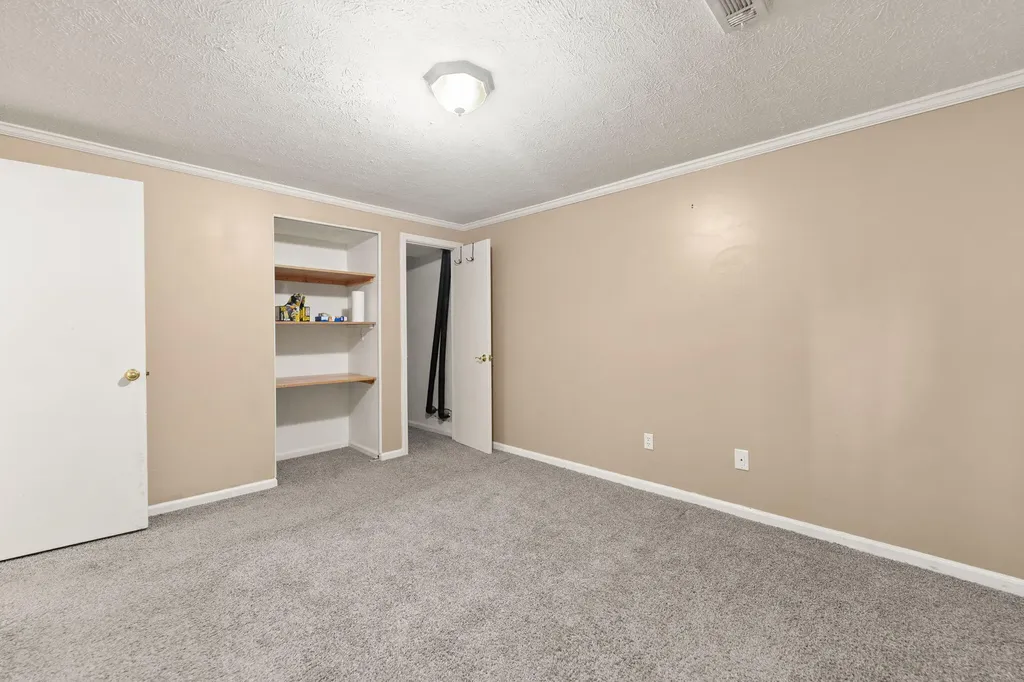 1824 Farmview Drive Lexington KY 40515