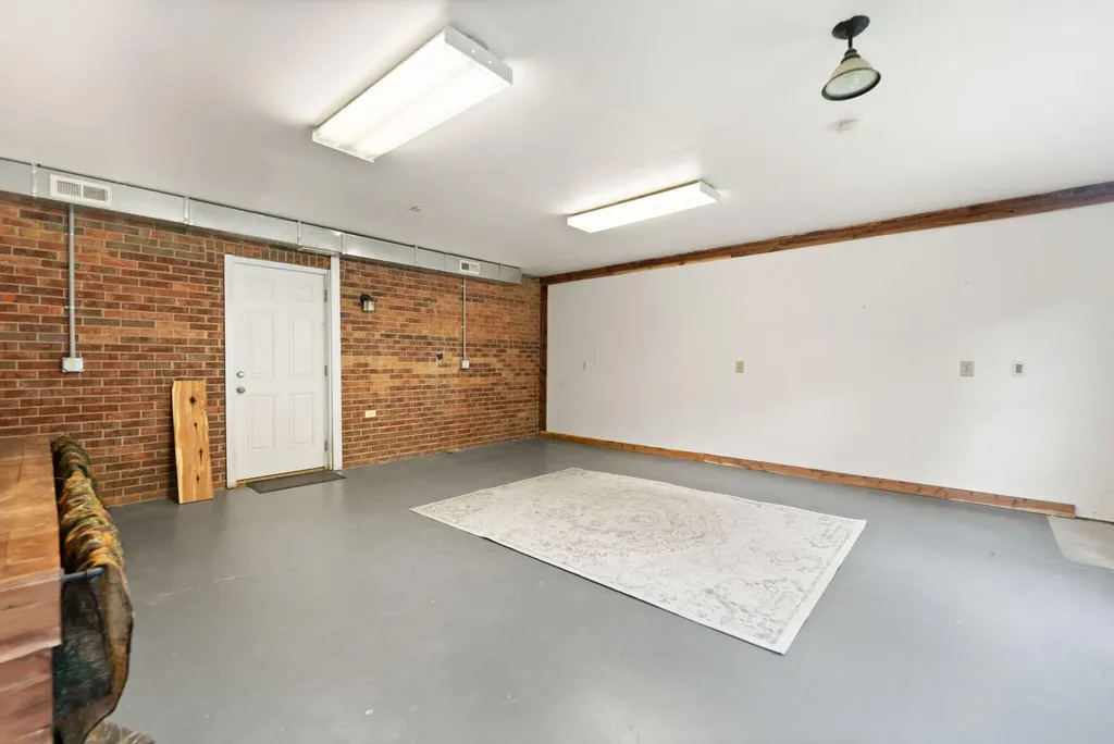 1824 Farmview Drive Lexington KY 40515