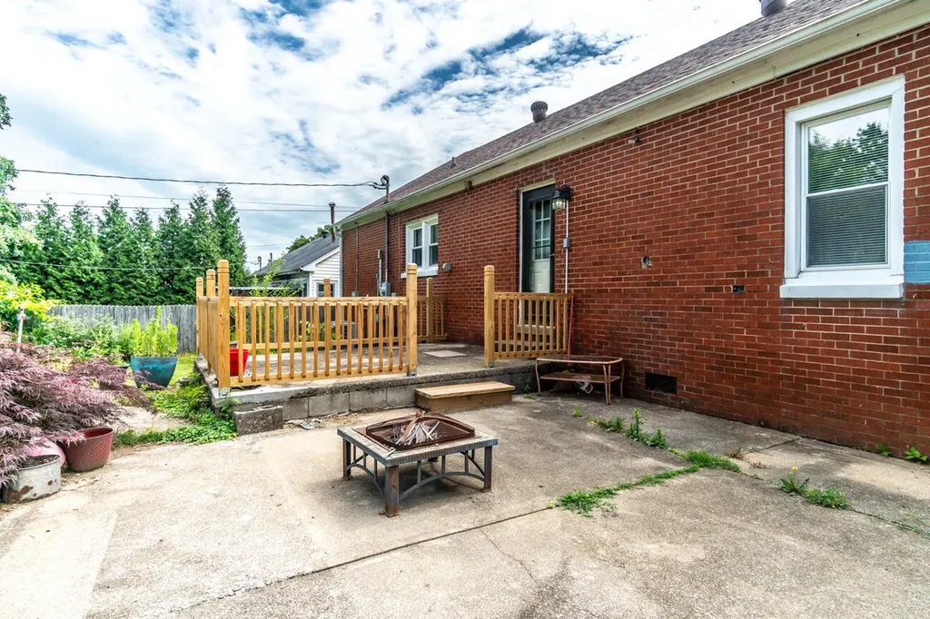120 Windsor Drive Winchester KY 40391
