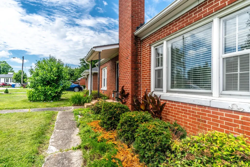 120 Windsor Drive Winchester KY 40391