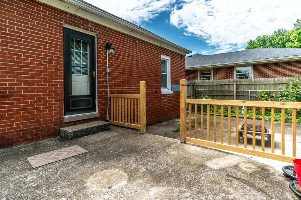120 Windsor Drive Winchester KY 40391