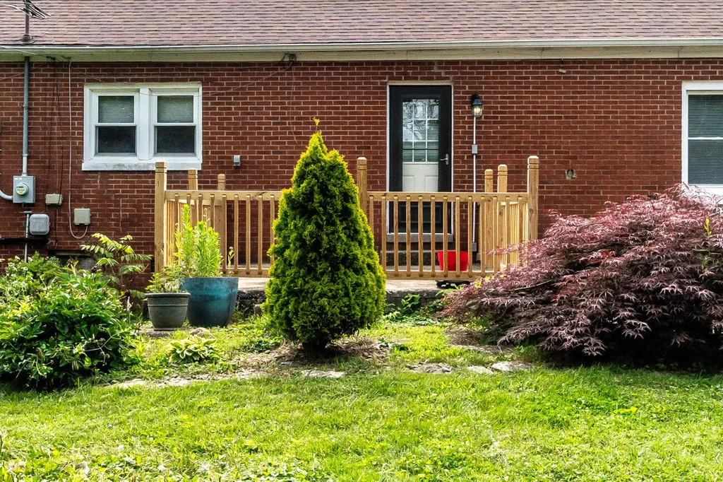 120 Windsor Drive Winchester KY 40391