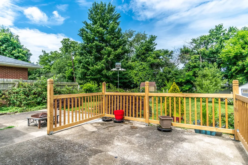 120 Windsor Drive Winchester KY 40391