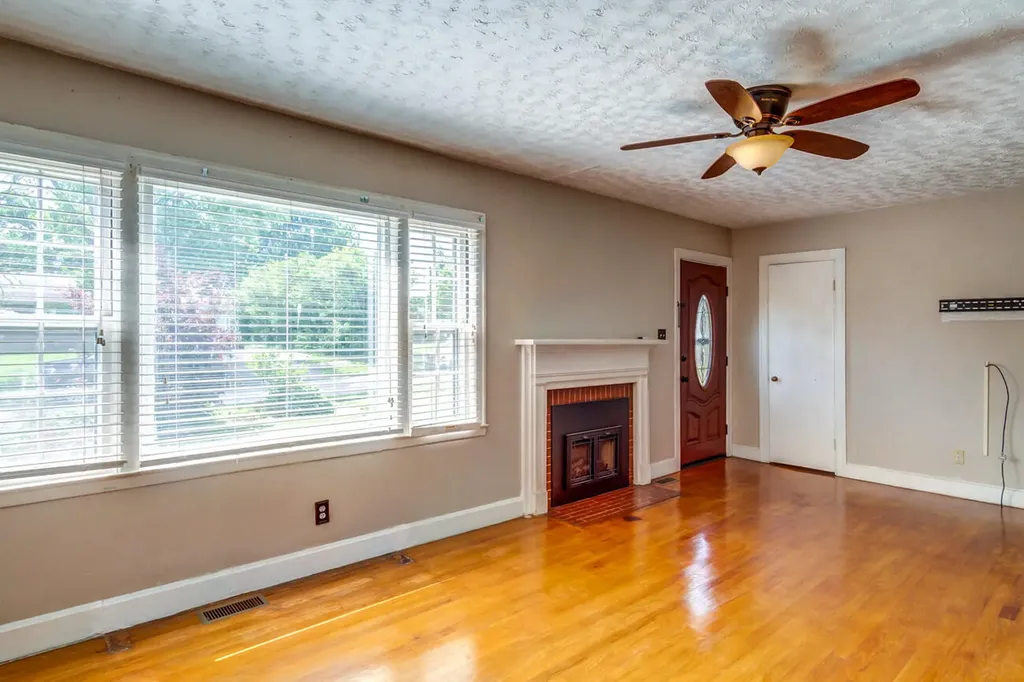 120 Windsor Drive Winchester KY 40391