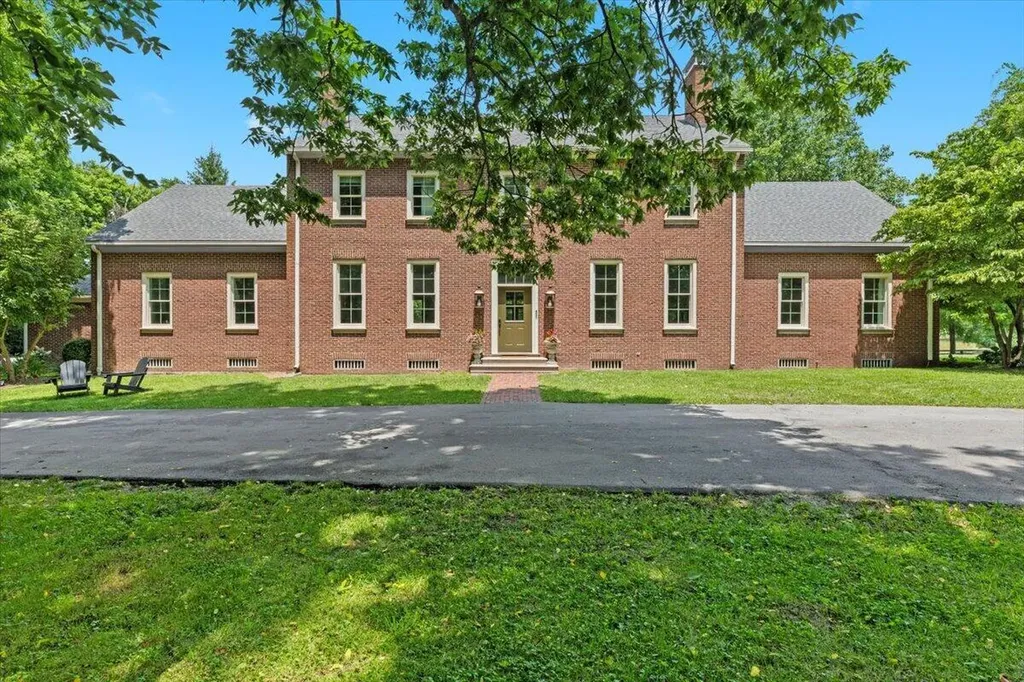 4001 Shannon Run Road Versailles KY 40383