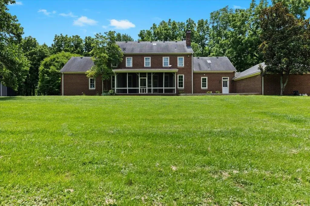 4001 Shannon Run Road Versailles KY 40383