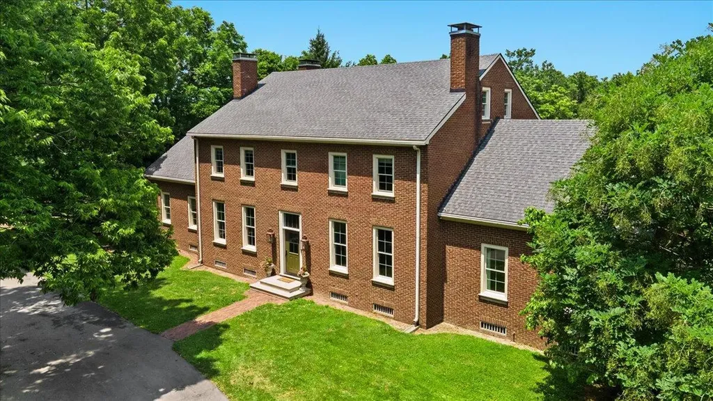 4001 Shannon Run Road Versailles KY 40383