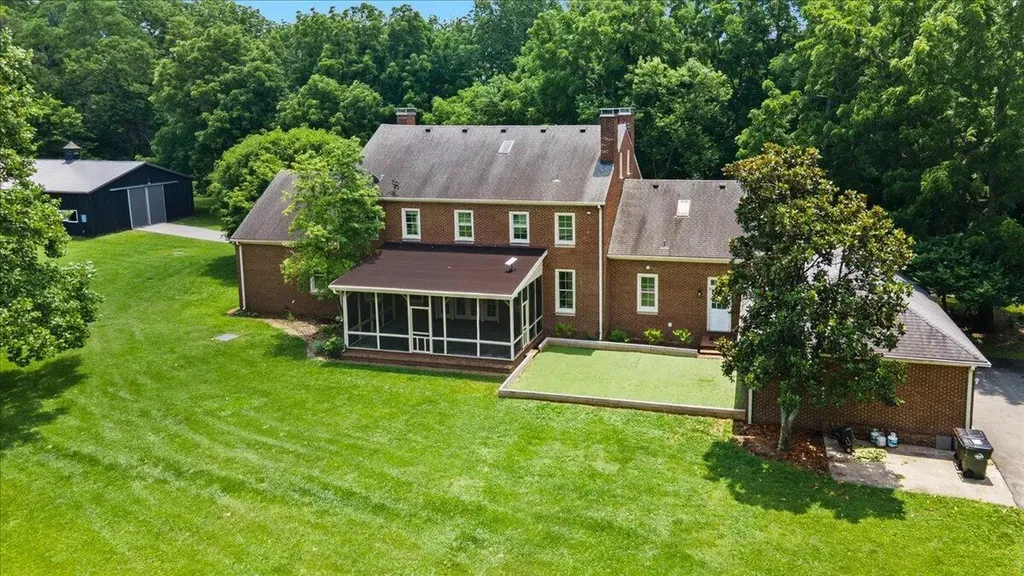 4001 Shannon Run Road Versailles KY 40383
