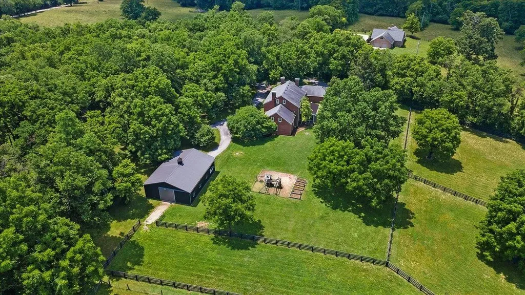 4001 Shannon Run Road Versailles KY 40383