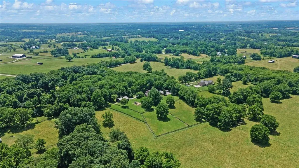 4001 Shannon Run Road Versailles KY 40383