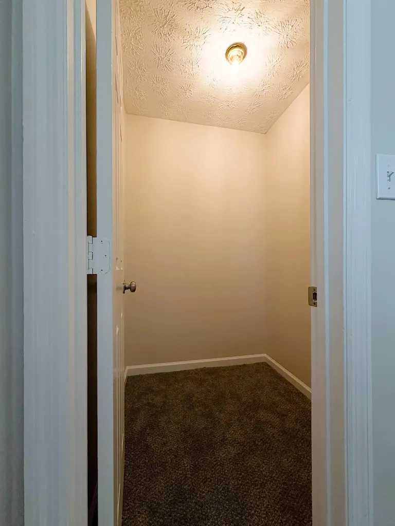 677 Graftons Mill Lane Lexington KY 40509