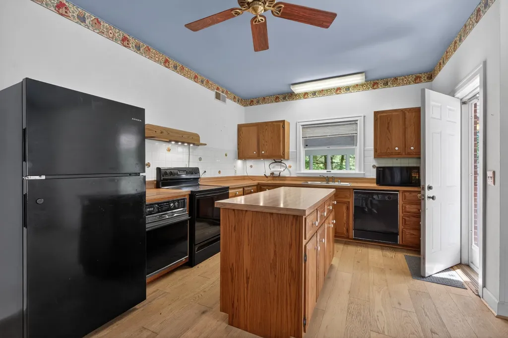 3750 Keene Troy Pike Versailles KY 40383