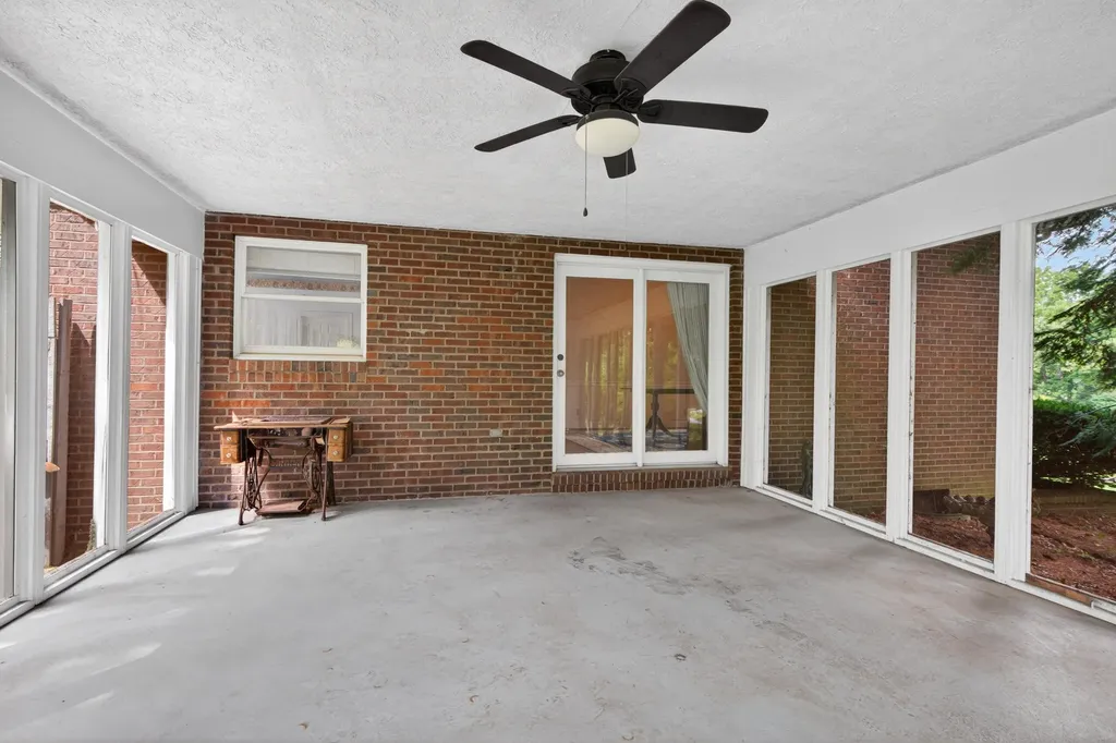 3750 Keene Troy Pike Versailles KY 40383