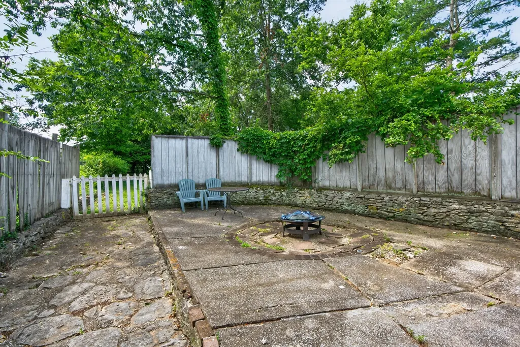 3750 Keene Troy Pike Versailles KY 40383