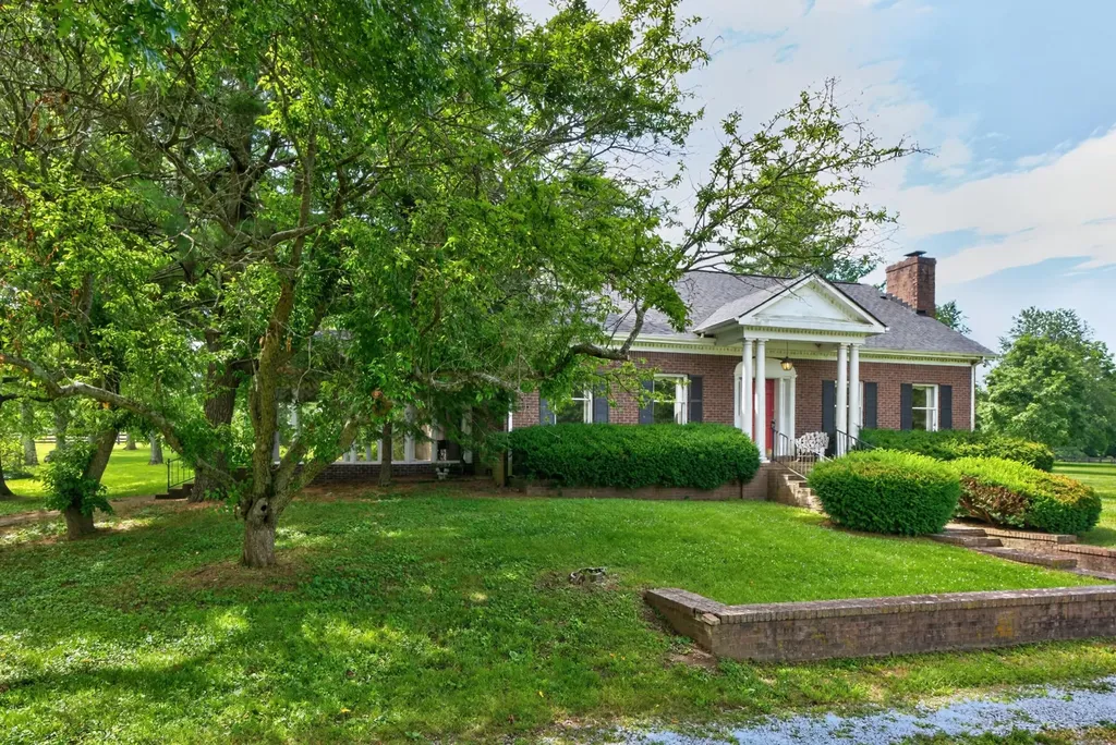 3750 Keene Troy Pike Versailles KY 40383