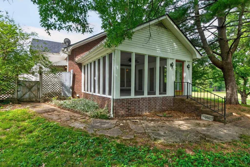 3750 Keene Troy Pike Versailles KY 40383