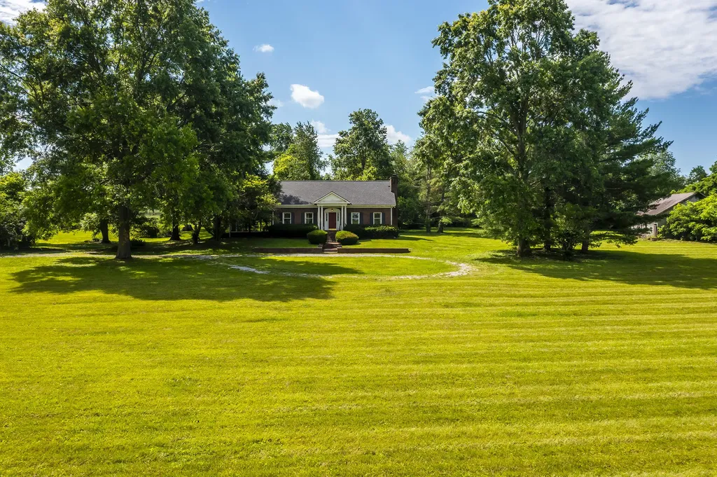 3750 Keene Troy Pike Versailles KY 40383