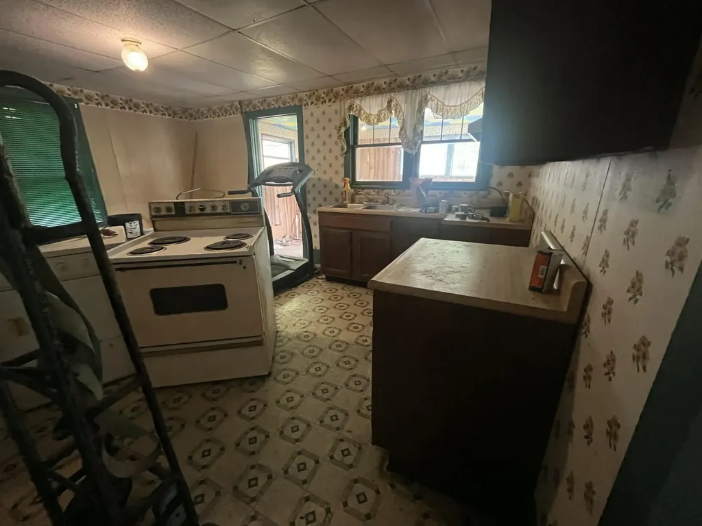 14641 Highway 522 Cumberland KY 40823