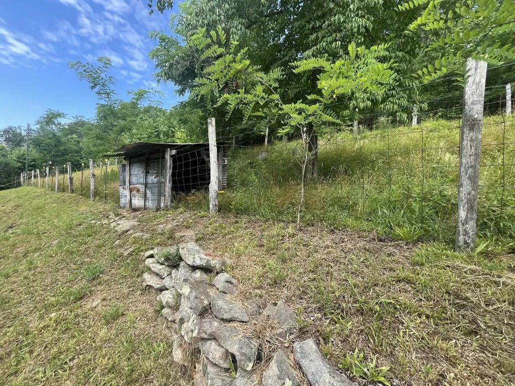 14641 Highway 522 Cumberland KY 40823