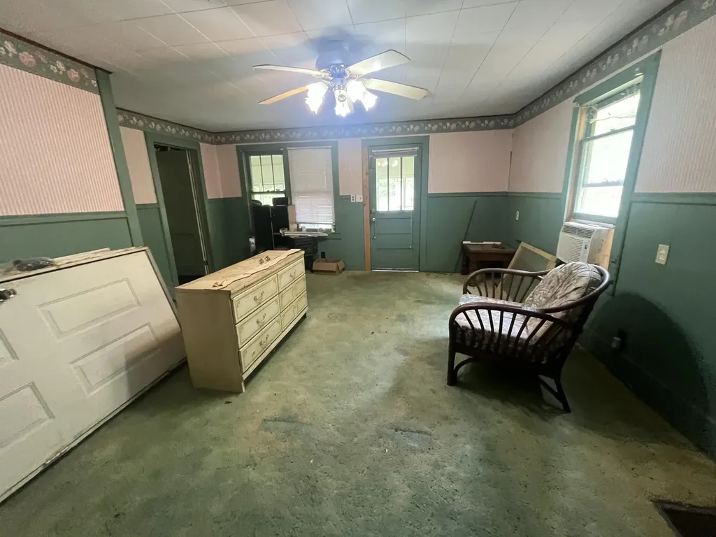 14641 Highway 522 Cumberland KY 40823