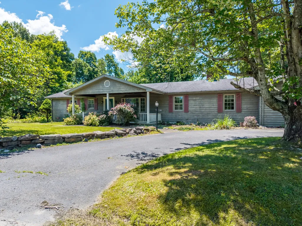 865 Liberty Road West Liberty KY 41472