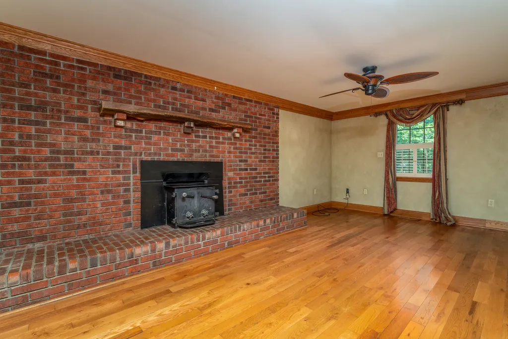 865 Liberty Road West Liberty KY 41472