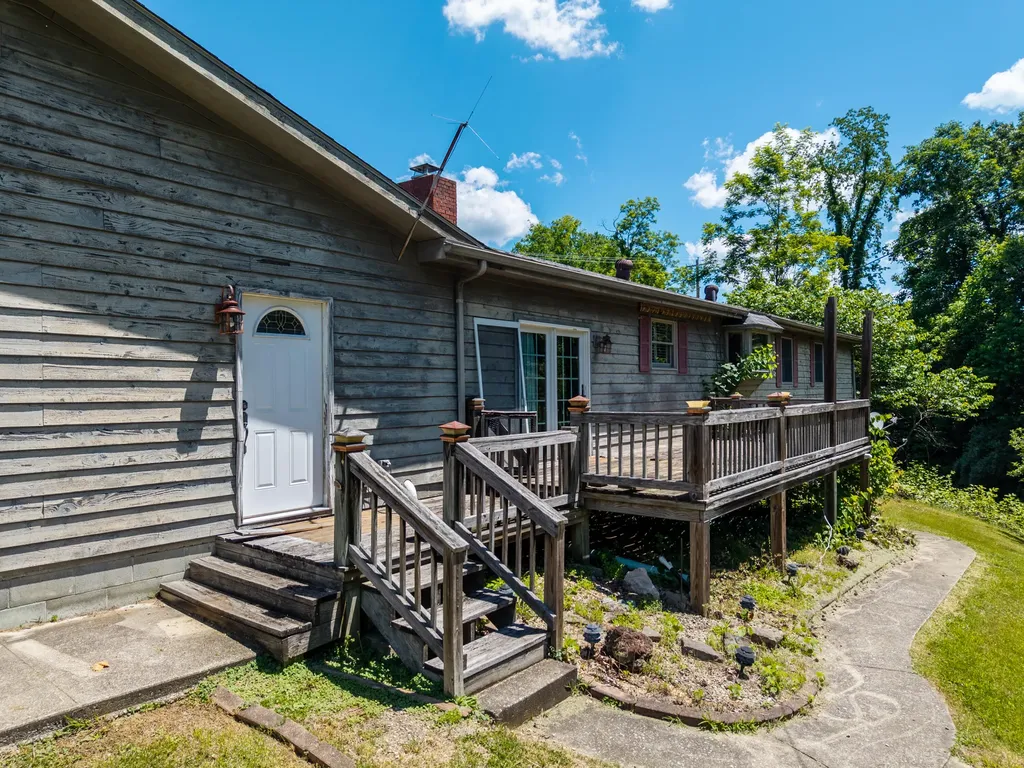 865 Liberty Road West Liberty KY 41472