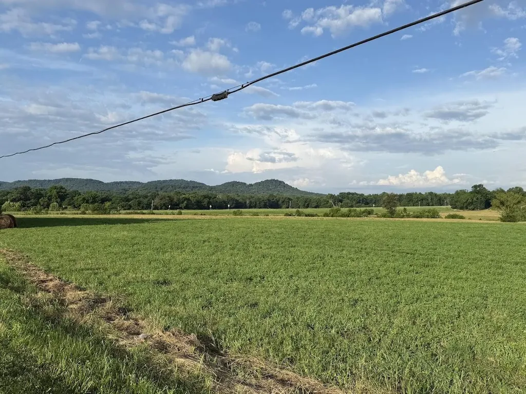 10 Kentucky 39 Crab Orchard KY 40419
