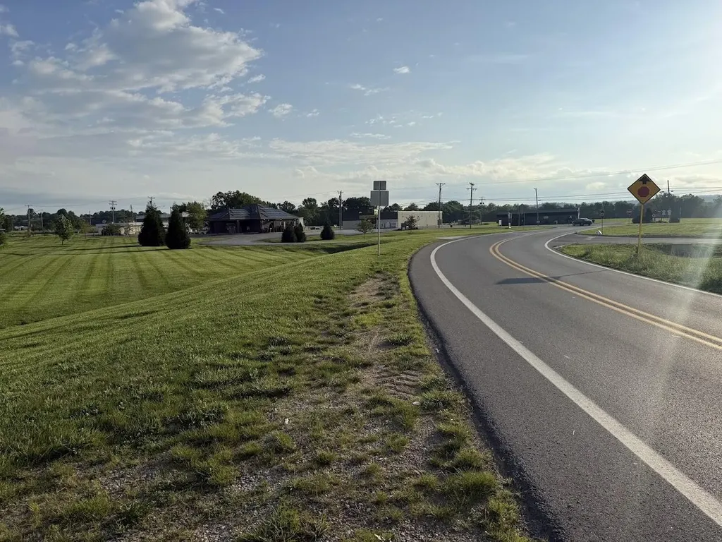 10 Kentucky 39 Crab Orchard KY 40419