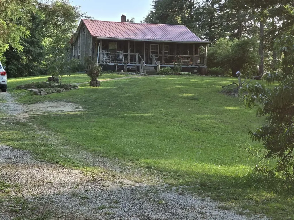 110 Cox Road Irvine KY 40336