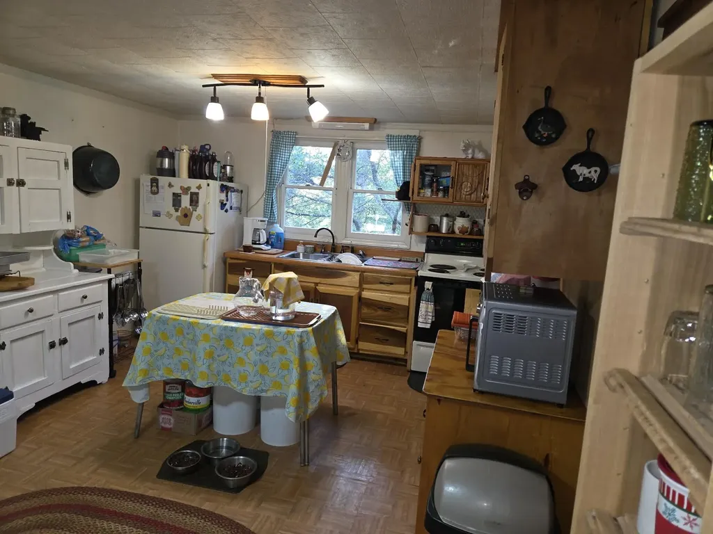 110 Cox Road Irvine KY 40336