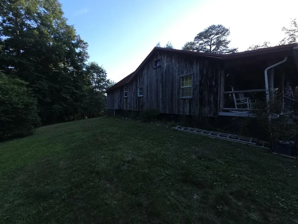 110 Cox Road Irvine KY 40336