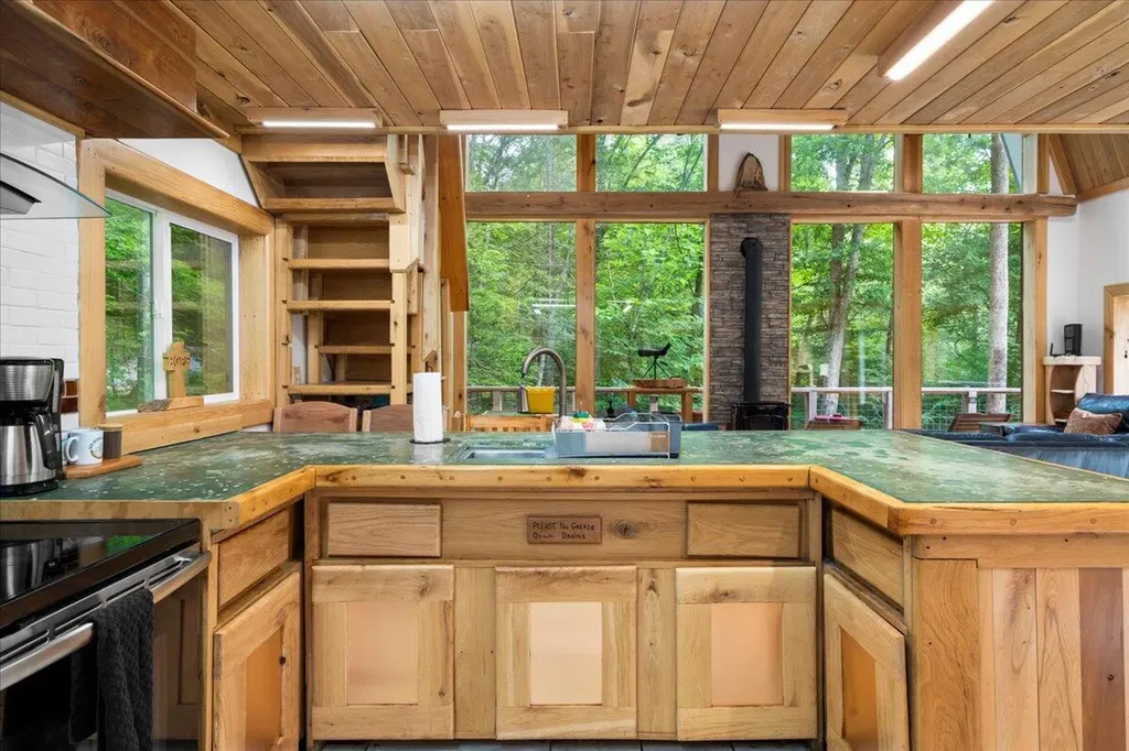 168 Laurel Lane Stanton KY 40380