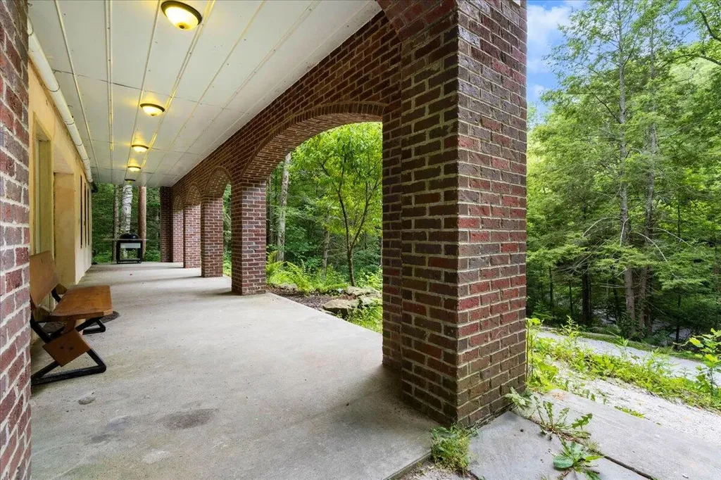 168 Laurel Lane Stanton KY 40380