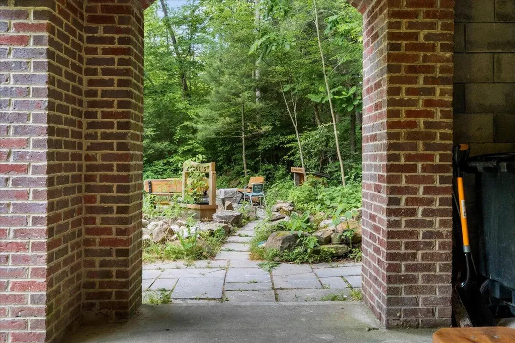 168 Laurel Lane Stanton KY 40380