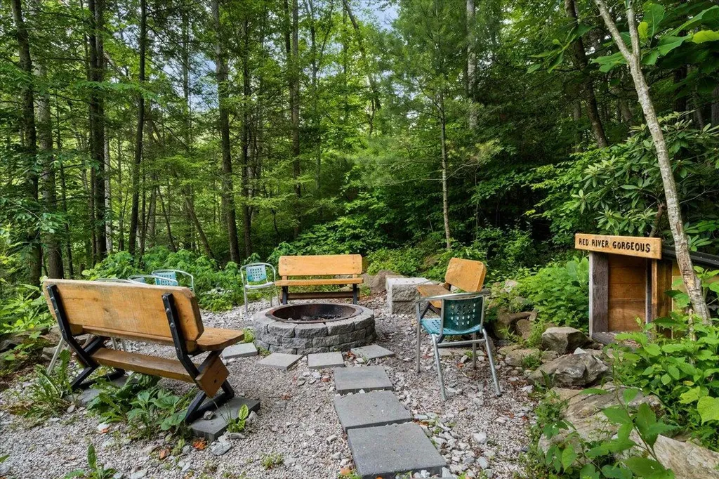 168 Laurel Lane Stanton KY 40380