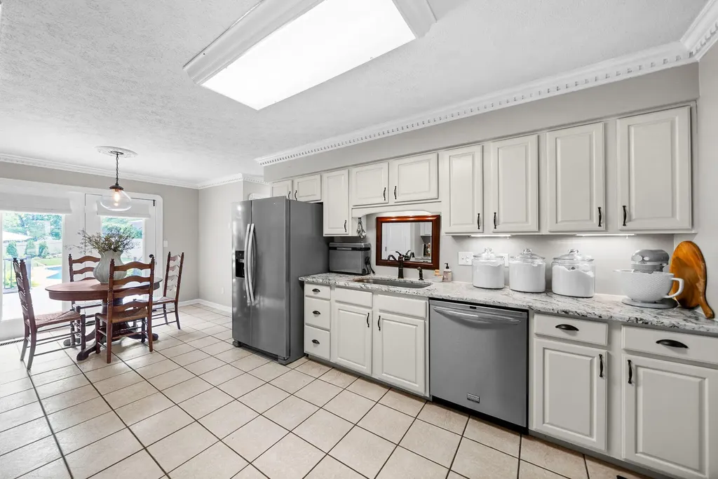 1215 Bark Ridge Circle Hopkinsville KY 42240