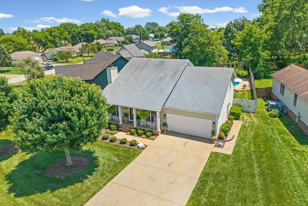 1215 Bark Ridge Circle Hopkinsville KY 42240